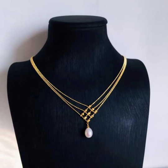Gold Pattern Chain Necklace with Freshwater Pearl