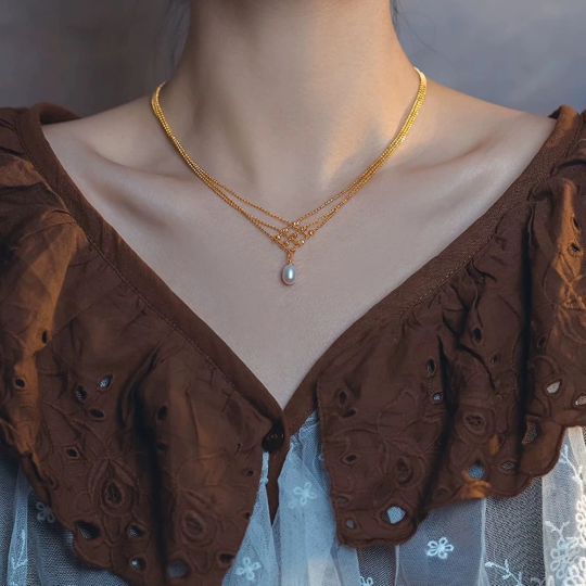 Gold Pattern Chain Necklace with Freshwater Pearl