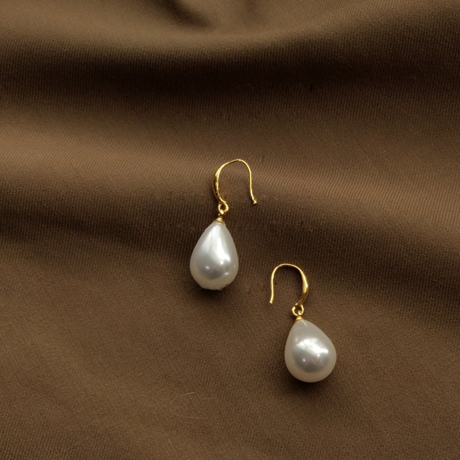 7-9mm Teardrop Freshwater Pearl Leverback Dangle Earrings – Natural White – Silver Plated – Xmas Gift
