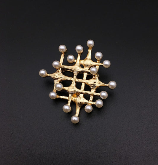 women--bestseller-brooch