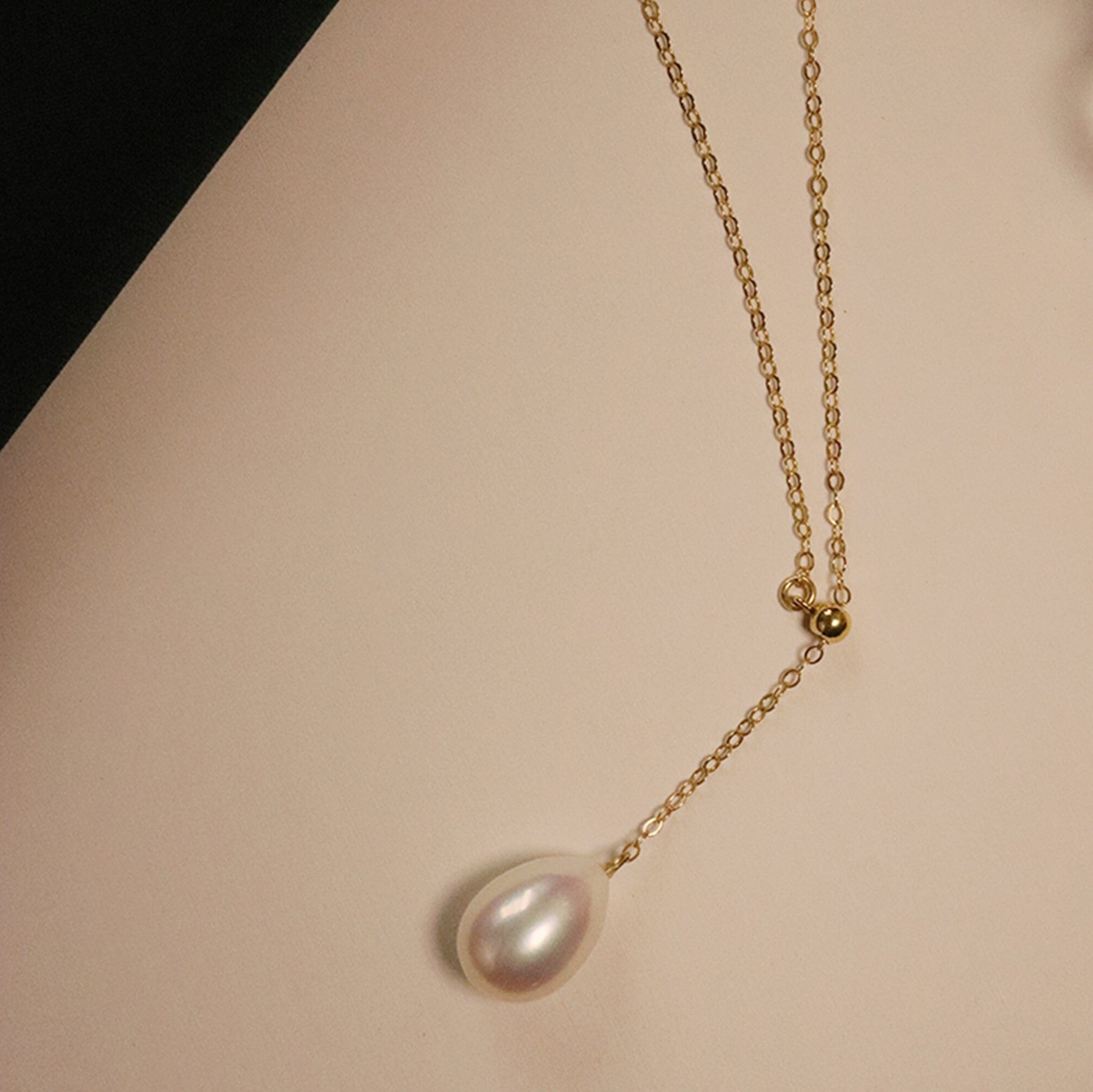 teardrop-pearl-necklace-women-gold