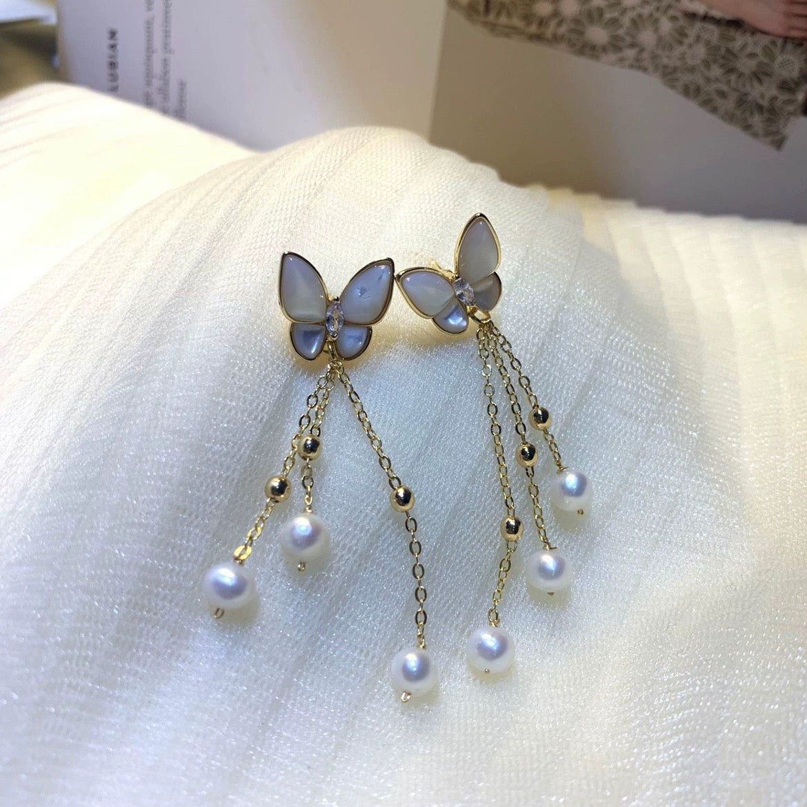 women-Necklace-butterflies-earrings