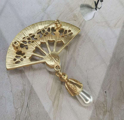 women--bestseller-brooch