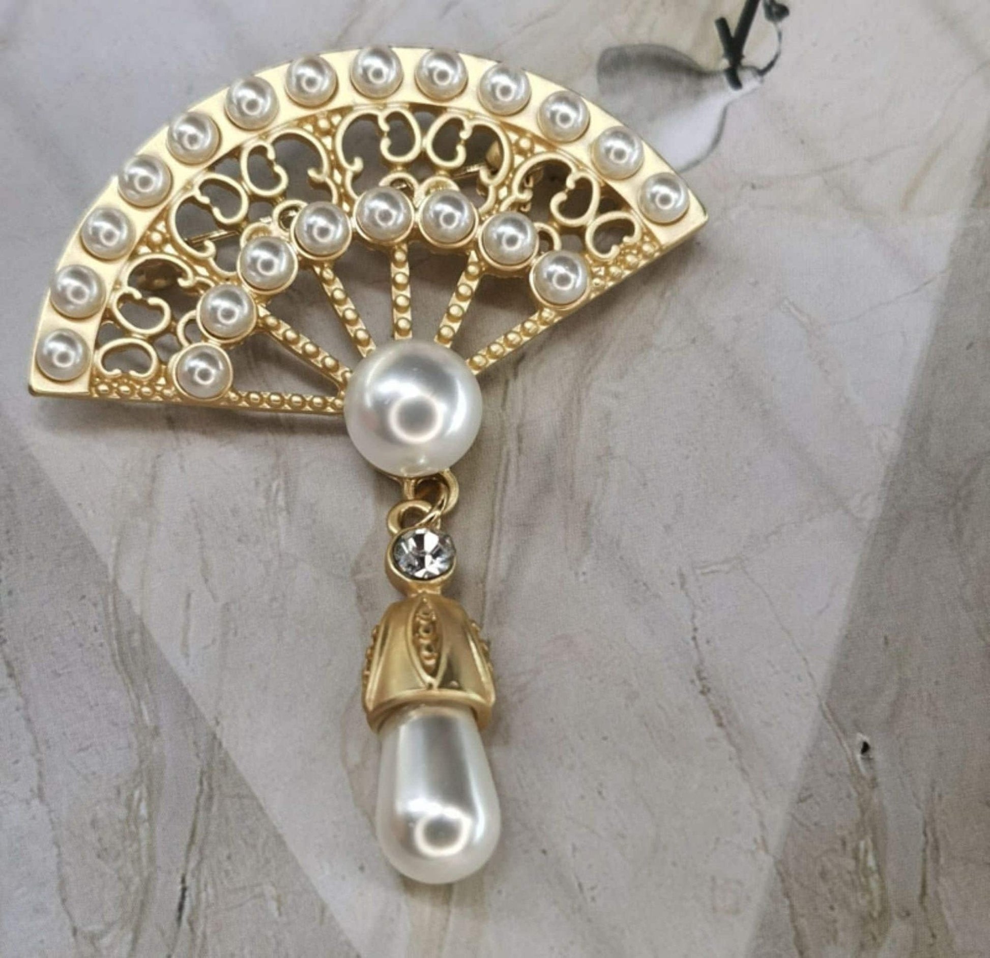 women--bestseller-brooch