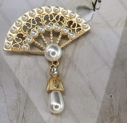 women--bestseller-brooch