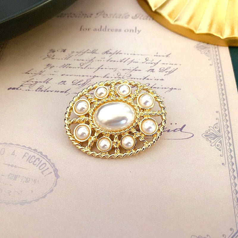 women--brooch-gold