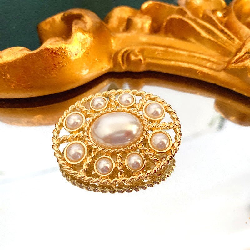 women--brooch-gold