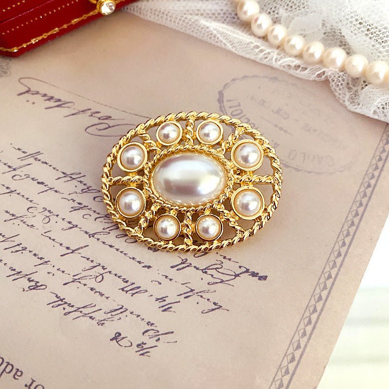 women--brooch-gold