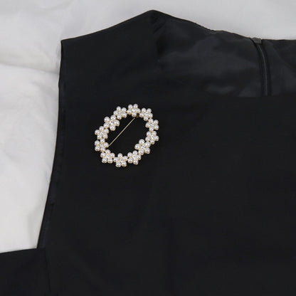 women--bestseller-brooch