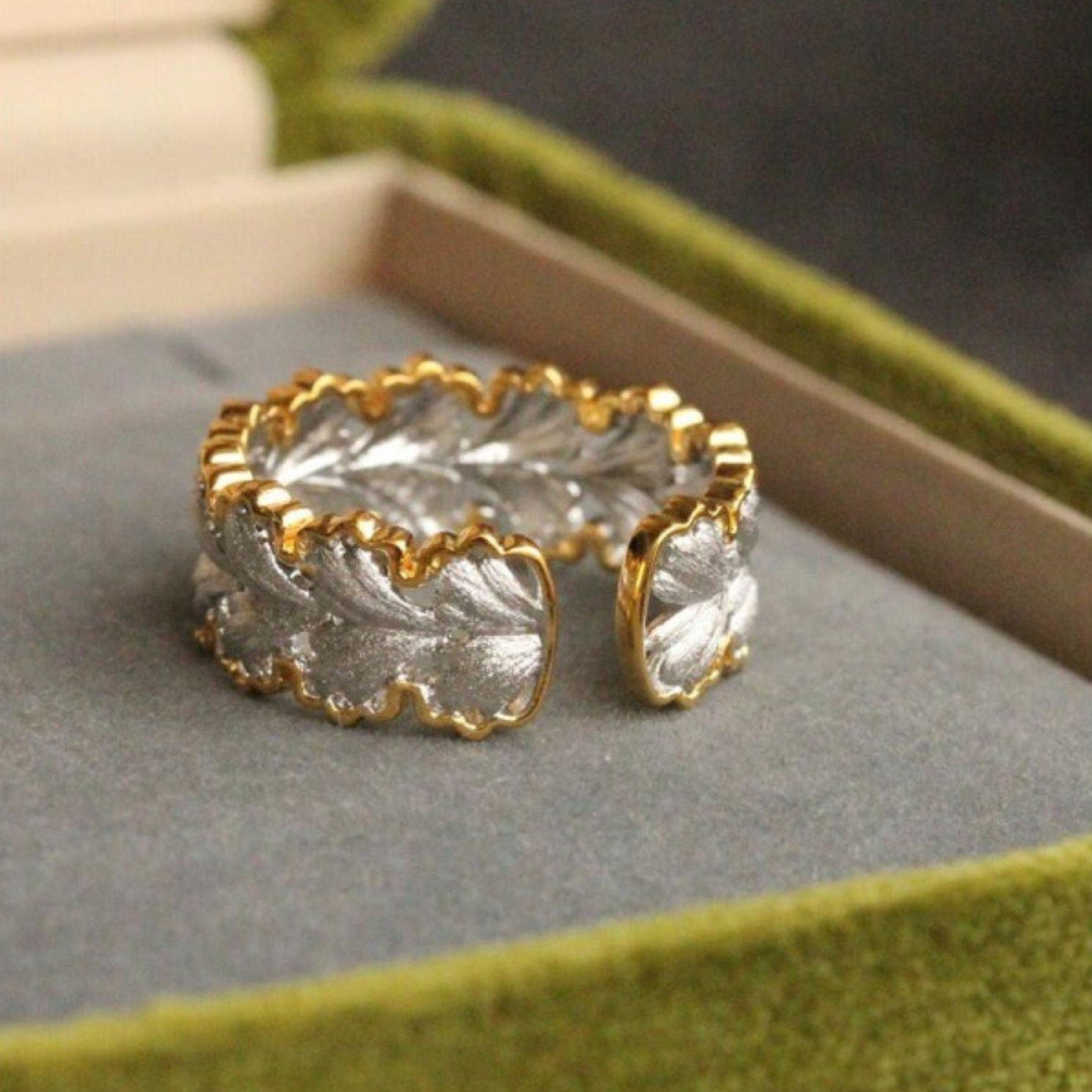 women-Ring-ring-