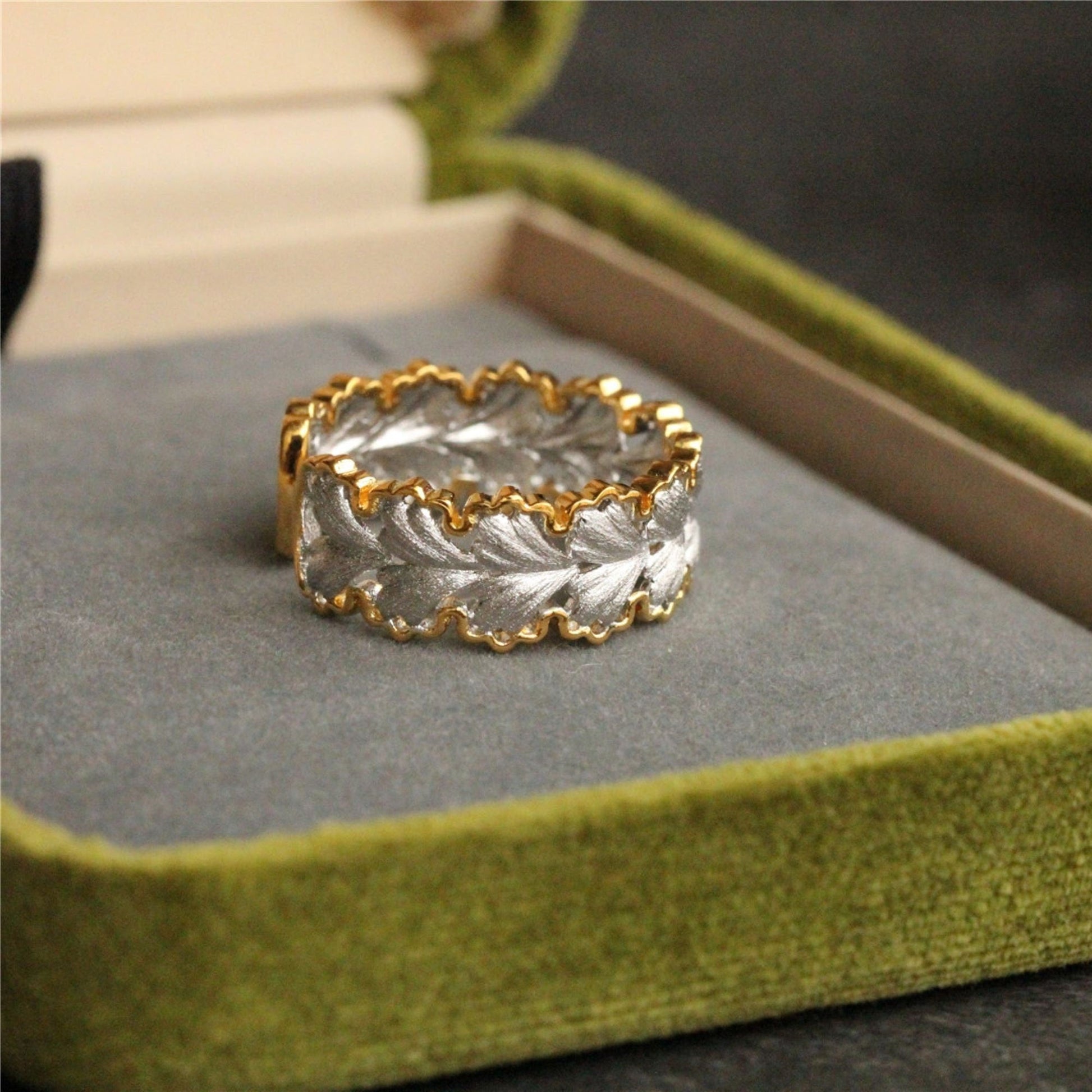 women-Ring-ring-