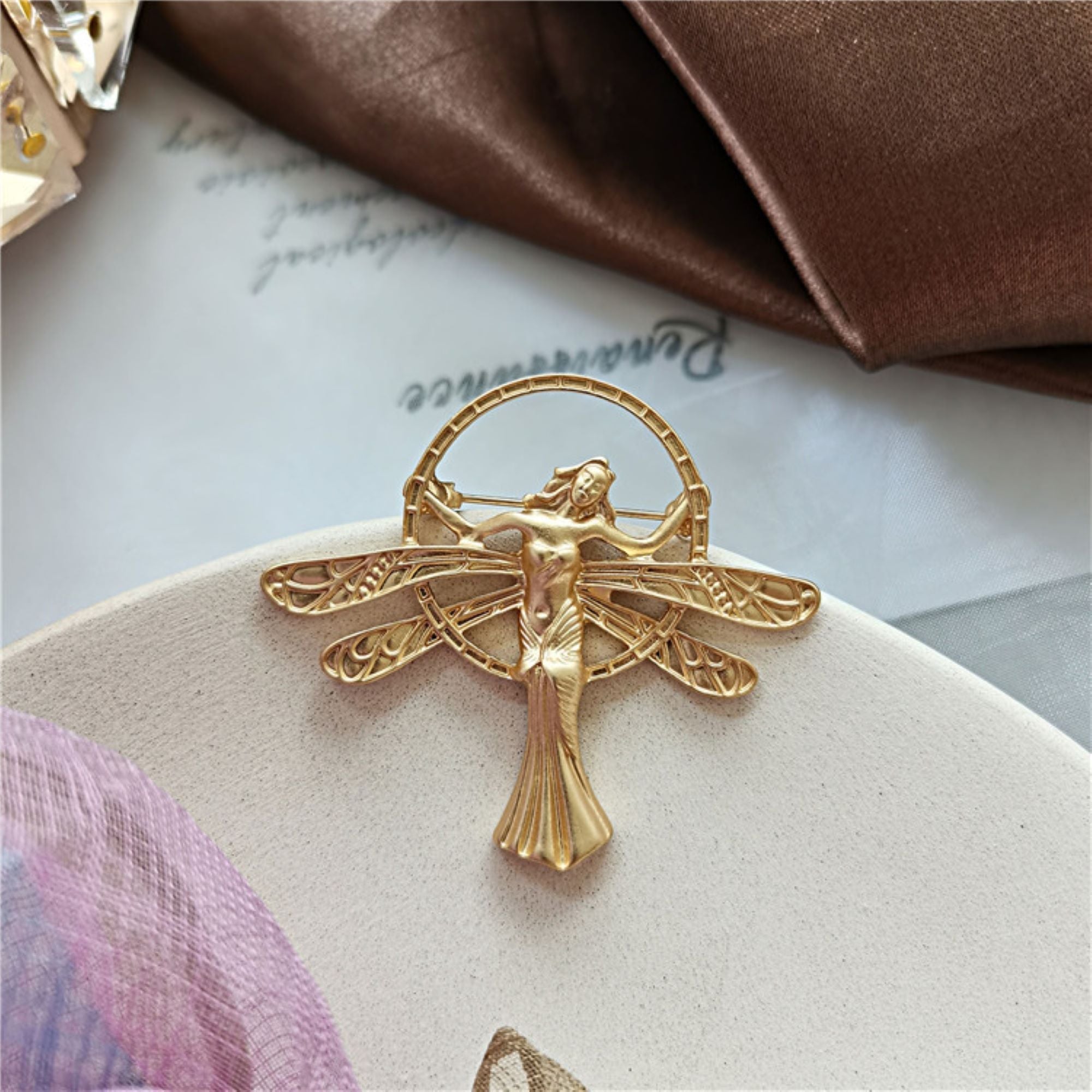 women--angels-brooch