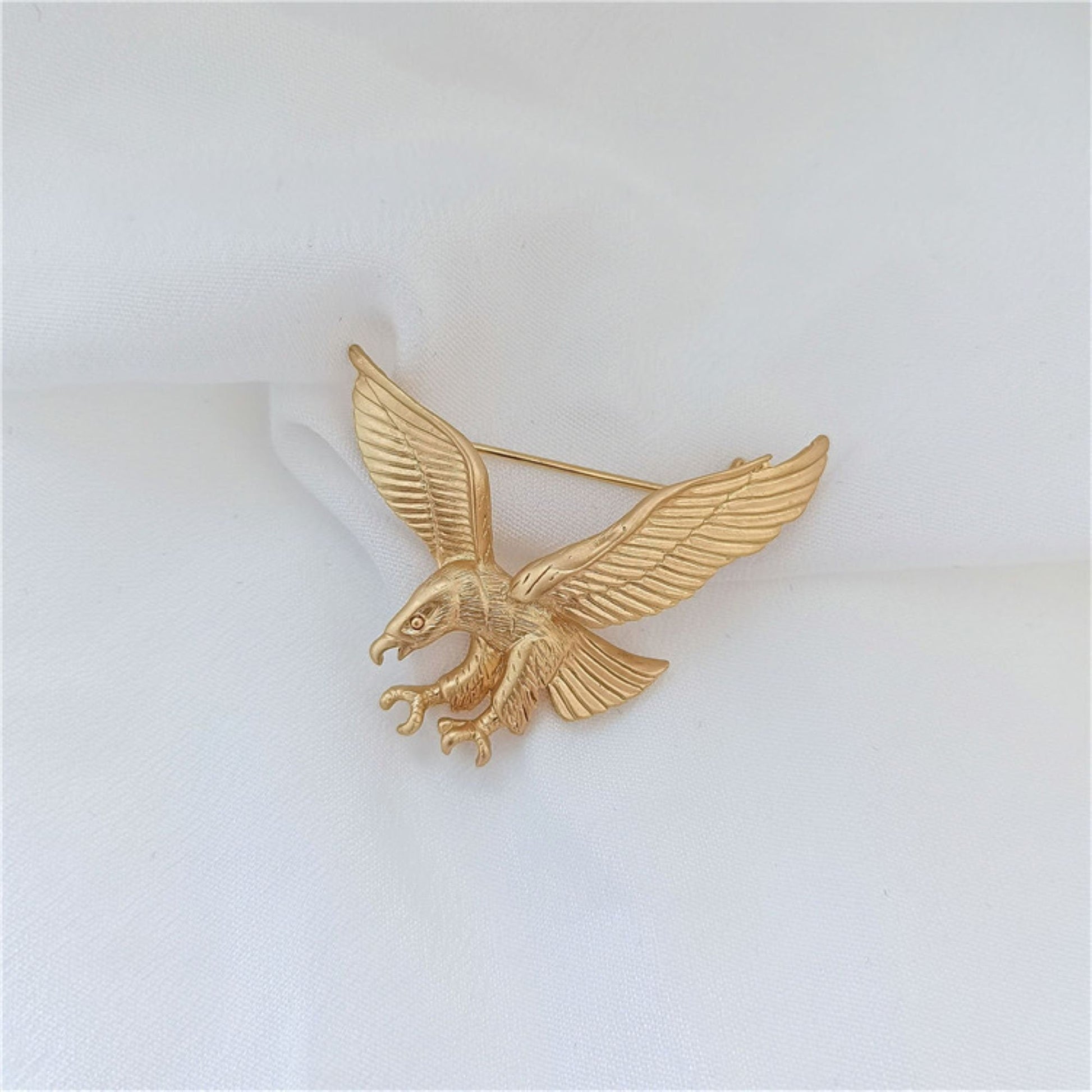 women--animals-brooch