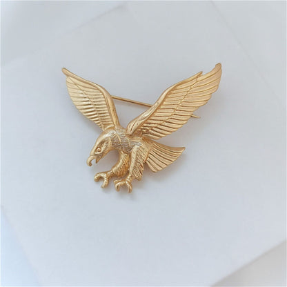 women--animals-brooch