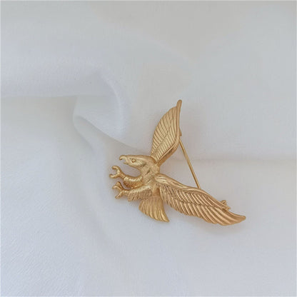 women--animals-brooch