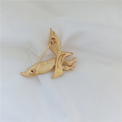 women--animals-brooch