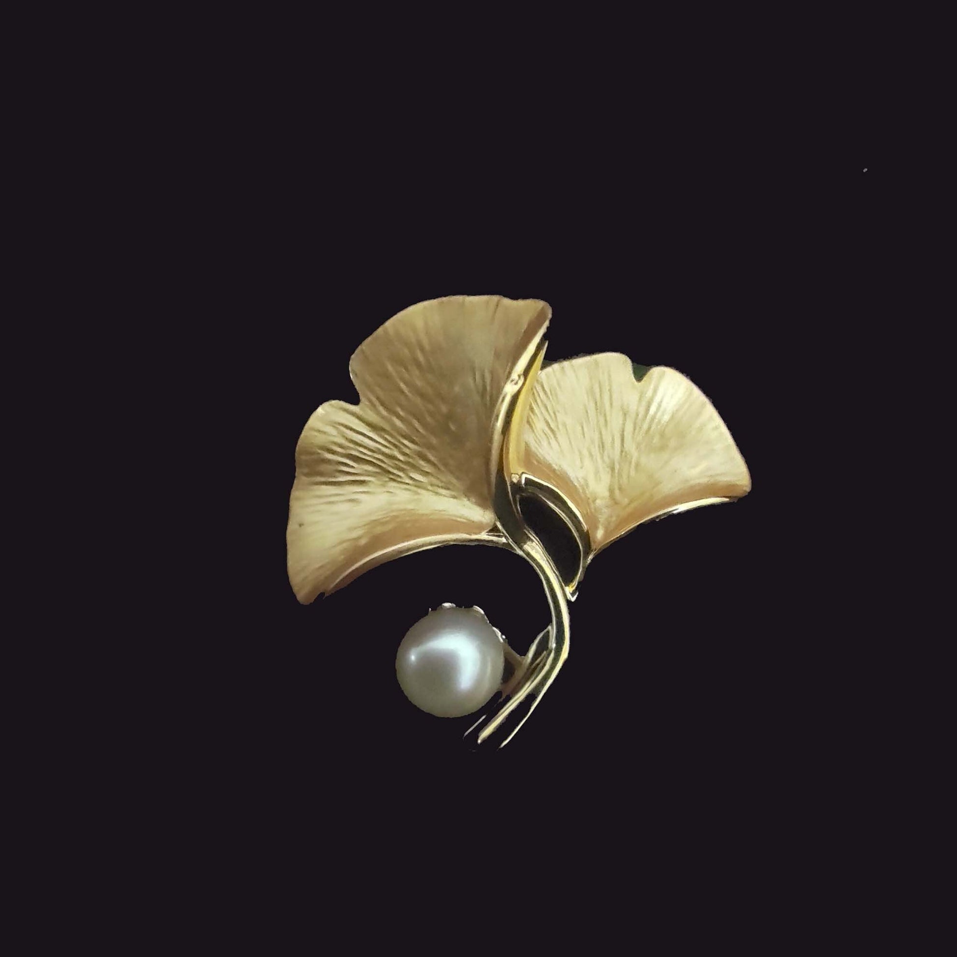 women--bestseller-brooch