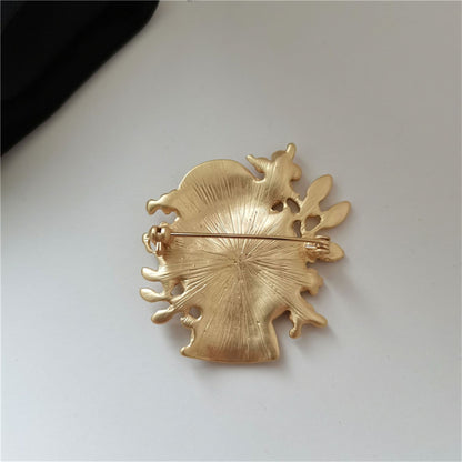 women--angels-brooch