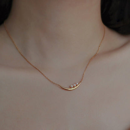 women-Necklace-gold-minimalist