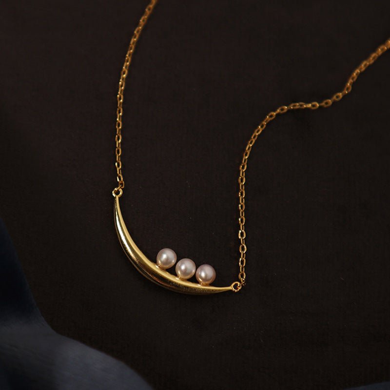 women-Necklace-gold-minimalist