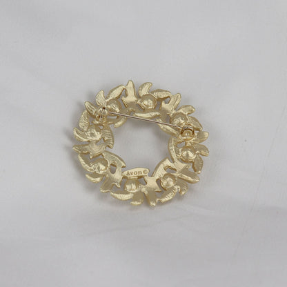 women-Jeweley-brooch-gold