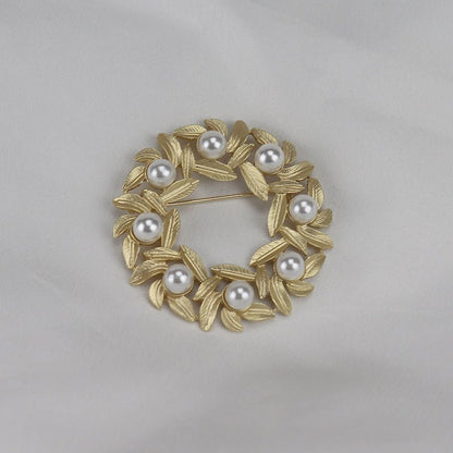 women-Jeweley-brooch-gold