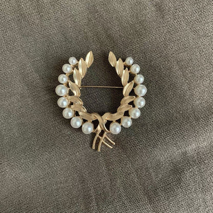 women--bestseller-brooch