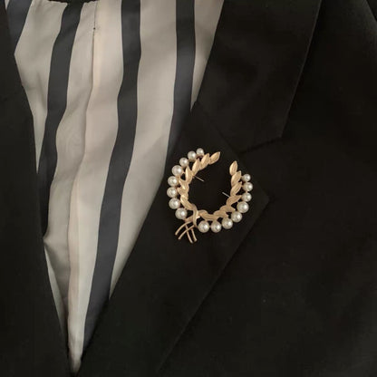 women--bestseller-brooch