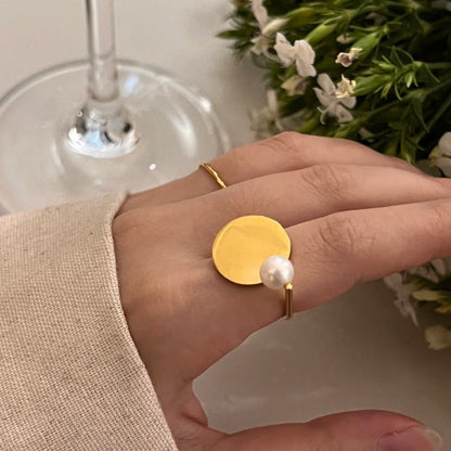 women-Ring-freshwater pearl-gold