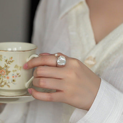 women-Ring-freshwater pearl-minimalist