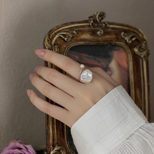 women-Ring-freshwater pearl-minimalist