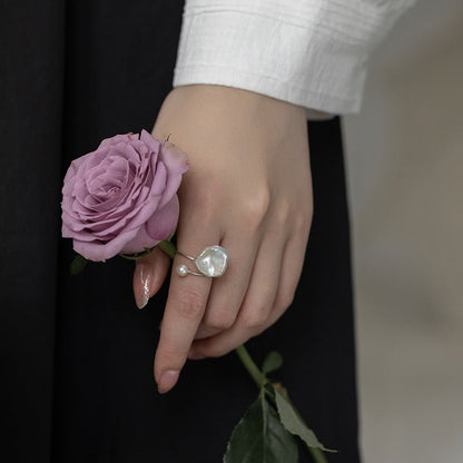 women-Ring-freshwater pearl-minimalist