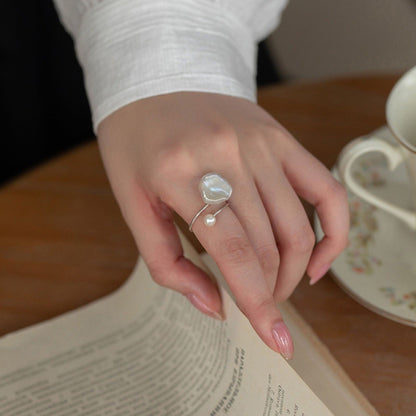 women-Ring-freshwater pearl-minimalist