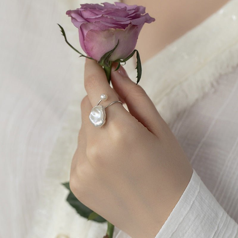 women-Ring-freshwater pearl-minimalist
