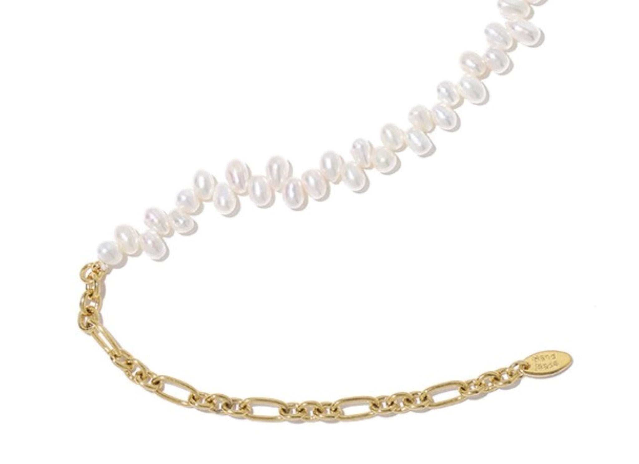 women-Necklace-freshwater pearl-gold