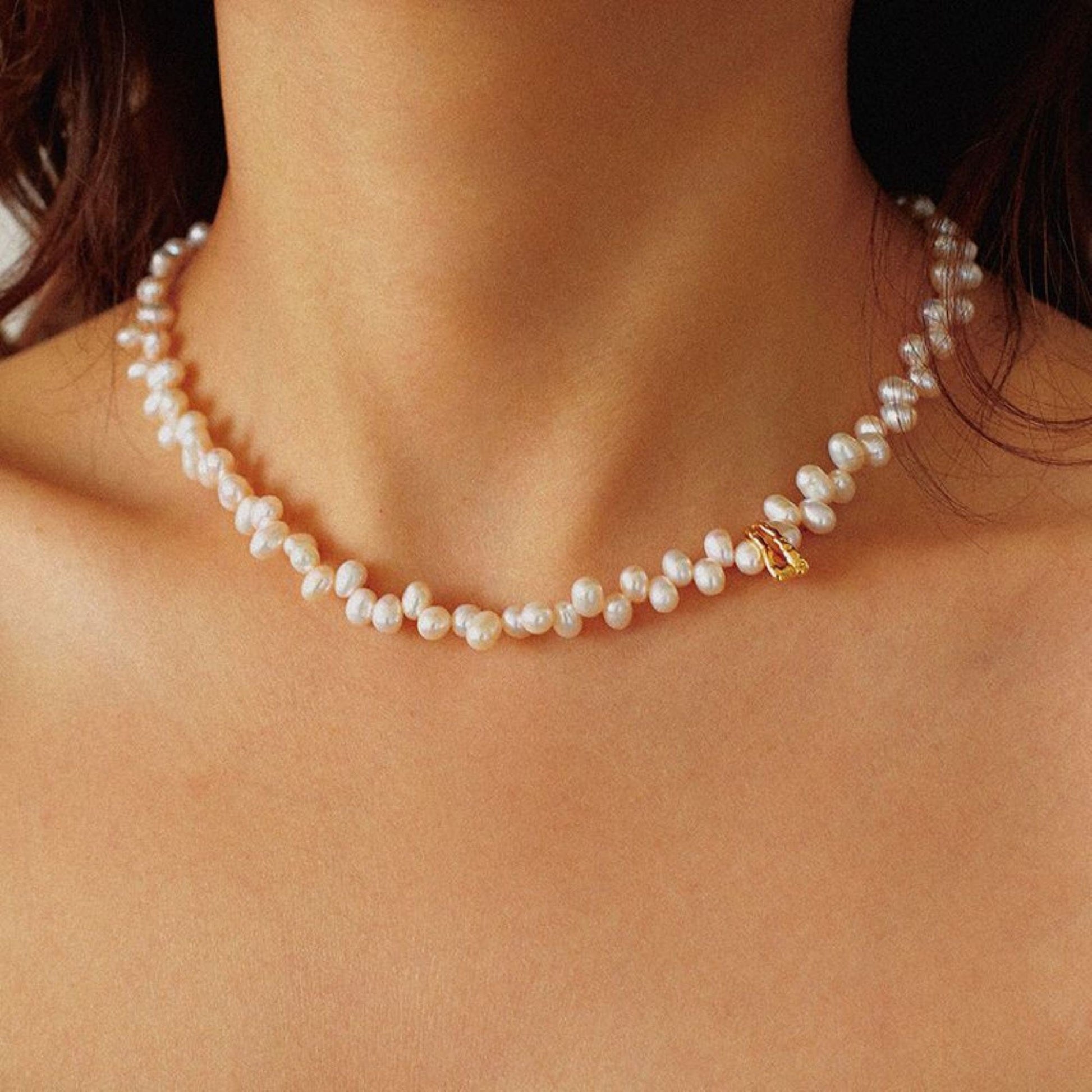 women-Necklace-freshwater pearl-necklace