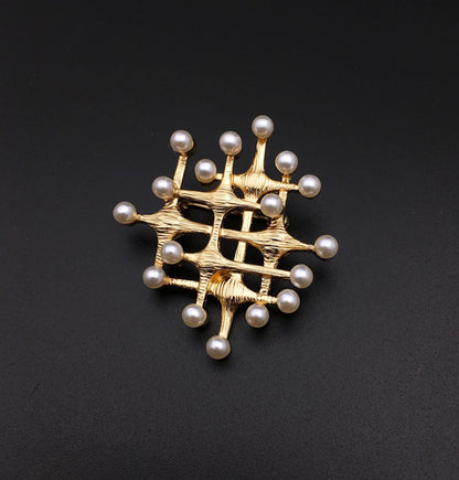 women--bestseller-brooch