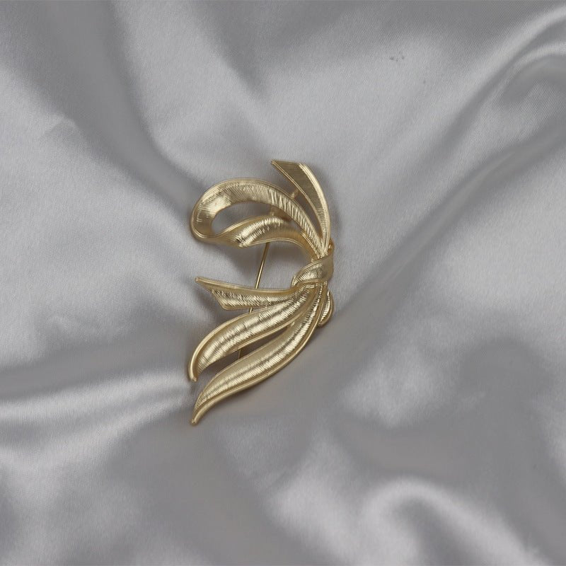 women--bow-brooch