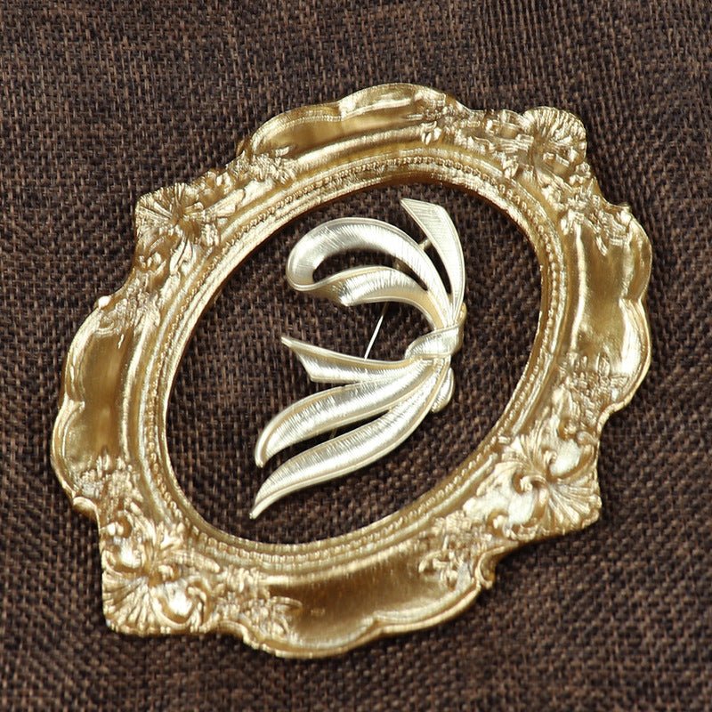 women--bow-brooch