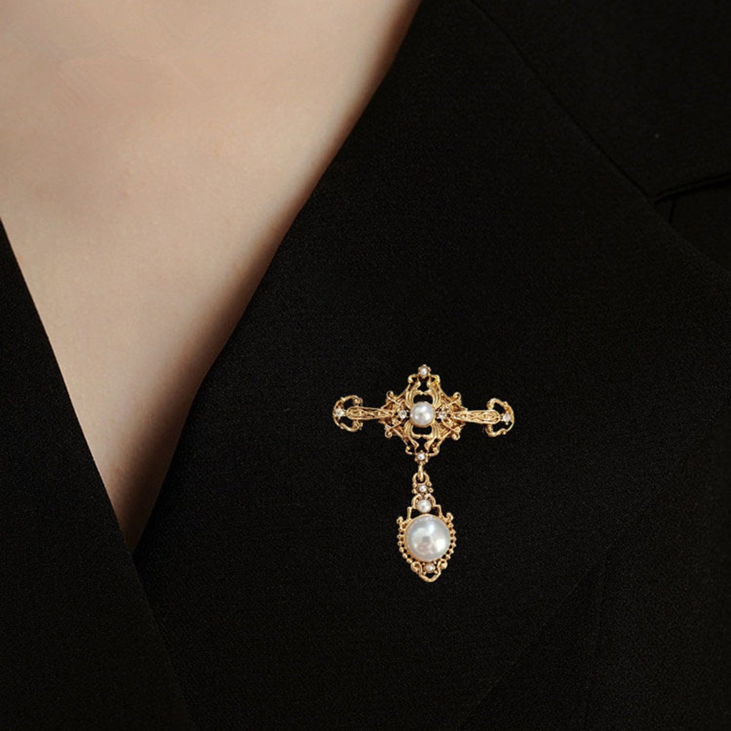 women--brooch-gift for him