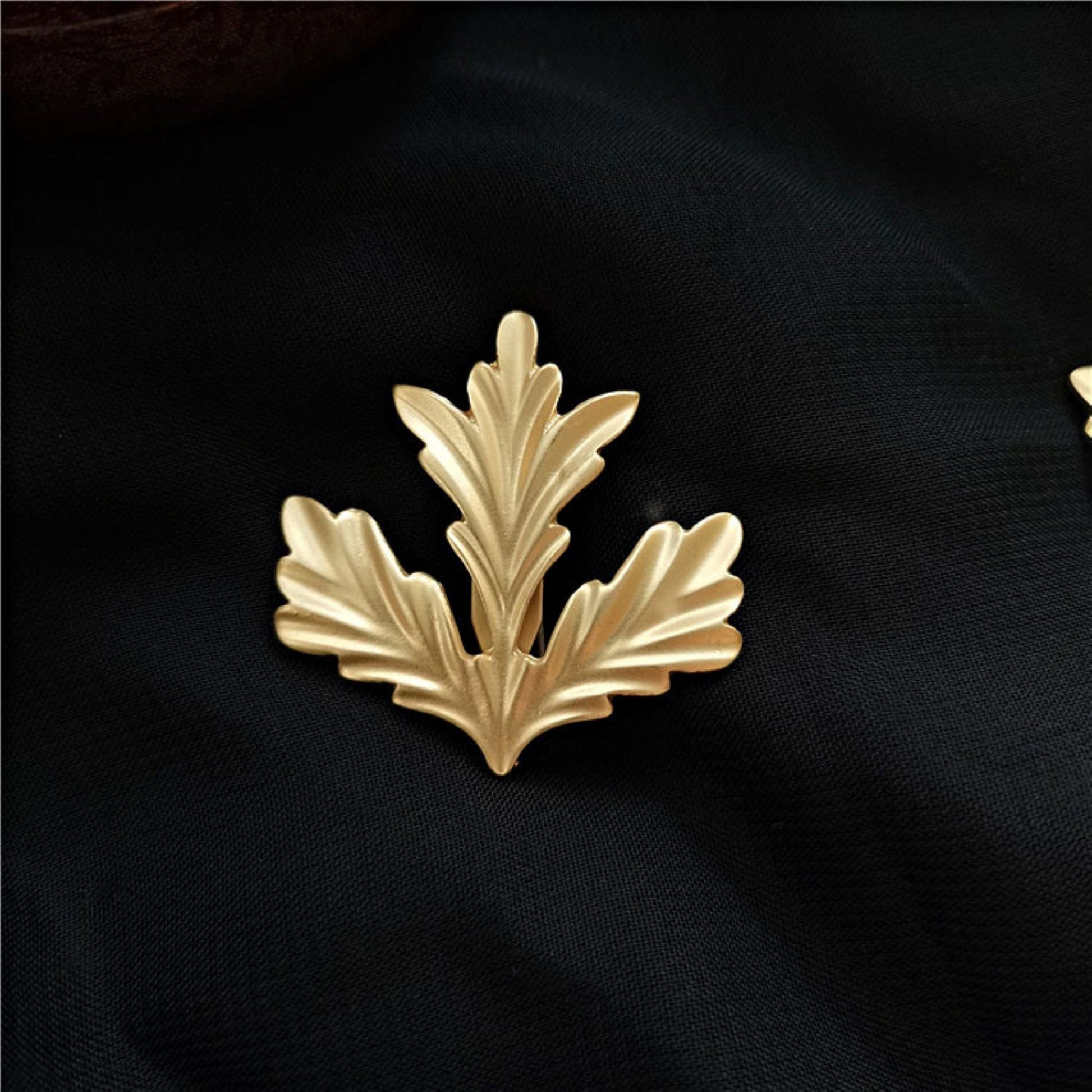 women--bestseller-brooch